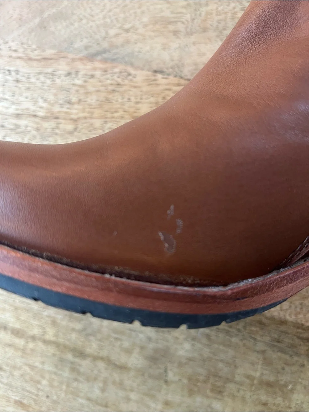 Clark’s Women’s Brown Leather Ankle Boots - Stylish Zip-Heel Design size 5.5